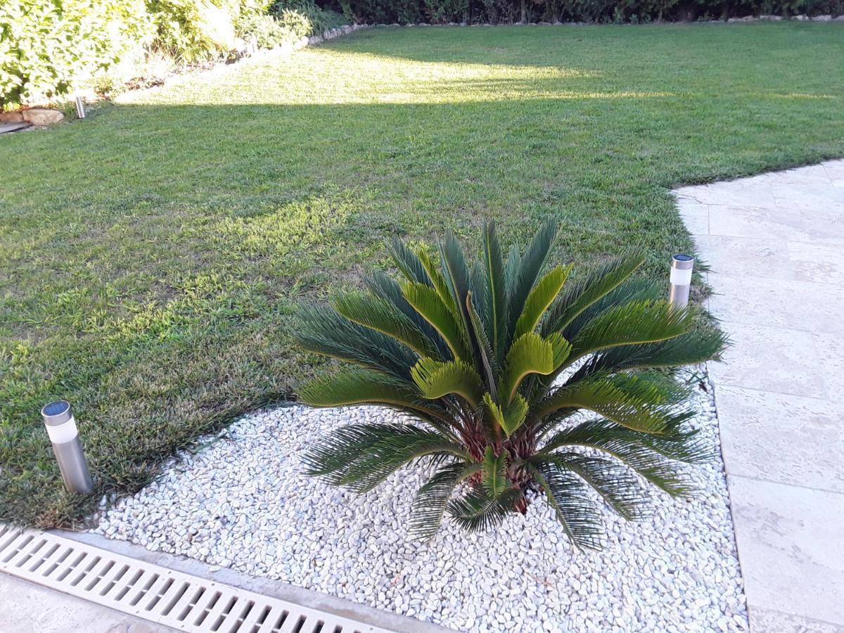 Apartamento Yofanto Sénas Exterior foto